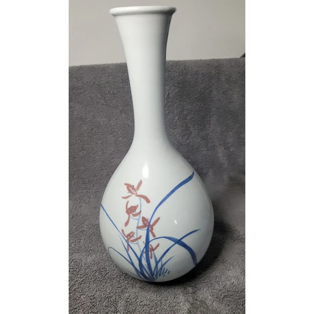 Korean White Porcelain Bud Vase Hand Painted Orchid Long Neck 15.5 Inch V8K-9L2